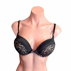NWT Victoria’s Secret Black Miraculous Plunge Padded Push Up Bra size 36A